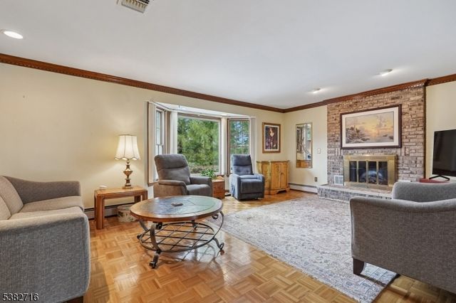 32 Nancy Terrace, Washington Twp., NJ 07853