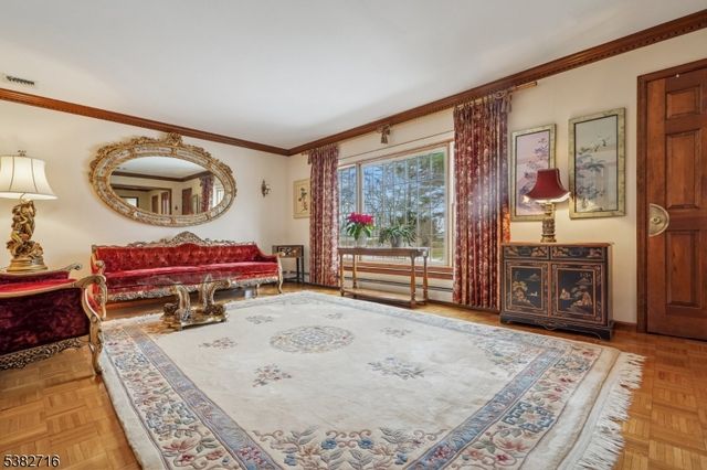 32 Nancy Terrace, Washington Twp., NJ 07853