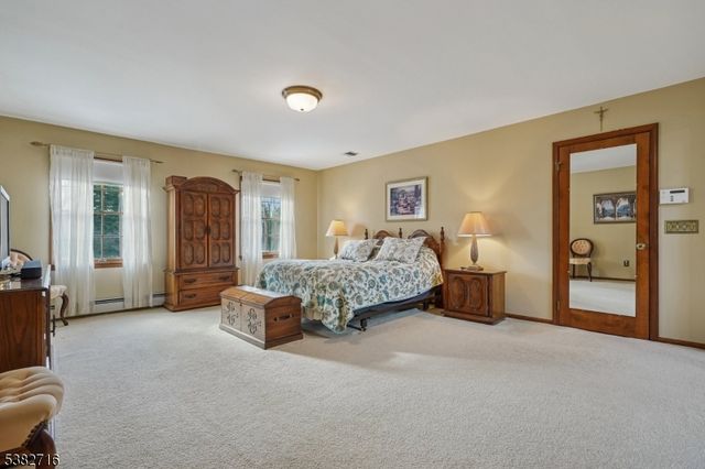 32 Nancy Terrace, Washington Twp., NJ 07853