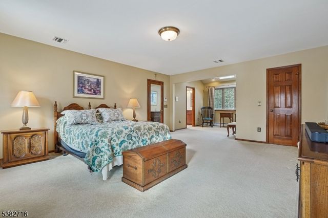 32 Nancy Terrace, Washington Twp., NJ 07853