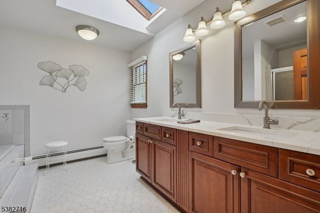 32 Nancy Terrace, Washington Twp., NJ 07853