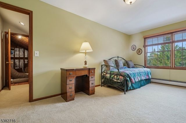 32 Nancy Terrace, Washington Twp., NJ 07853