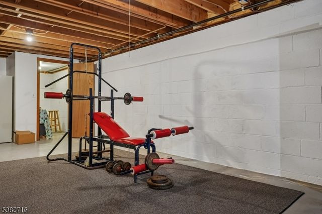 32 Nancy Terrace, Washington Twp., NJ 07853