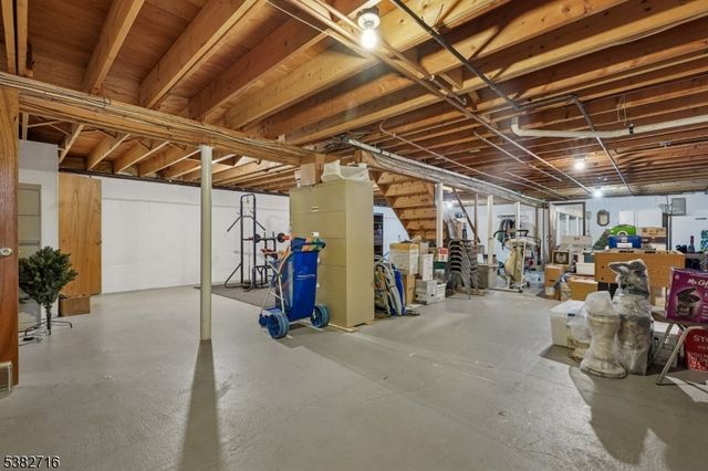 32 Nancy Terrace, Washington Twp., NJ 07853