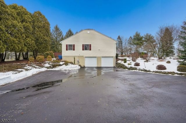 32 Nancy Terrace, Washington Twp., NJ 07853