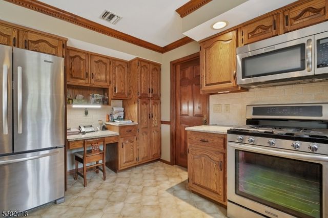 32 Nancy Terrace, Washington Twp., NJ 07853