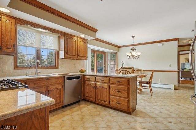 32 Nancy Terrace, Washington Twp., NJ 07853