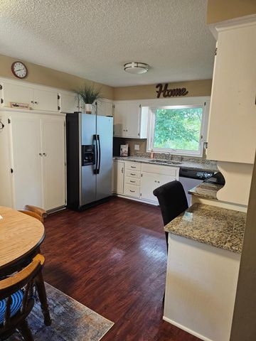 16821 Blind Lake Trail SE, Prior Lake, MN 55372