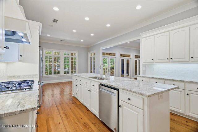 415 Pembrooke Drive, Madison, MS 39110