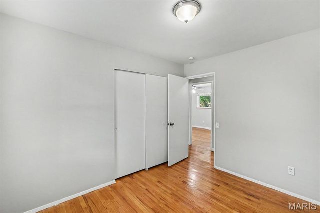 960 N Park Lane, Florissant, MO 63031