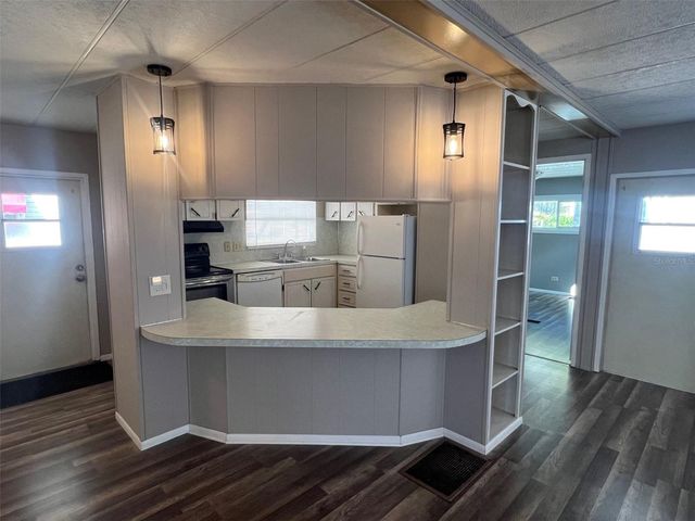 66 THATCH PALM STREET W, Largo, FL 33770