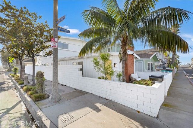 130 43rd, Newport Beach, CA 92663