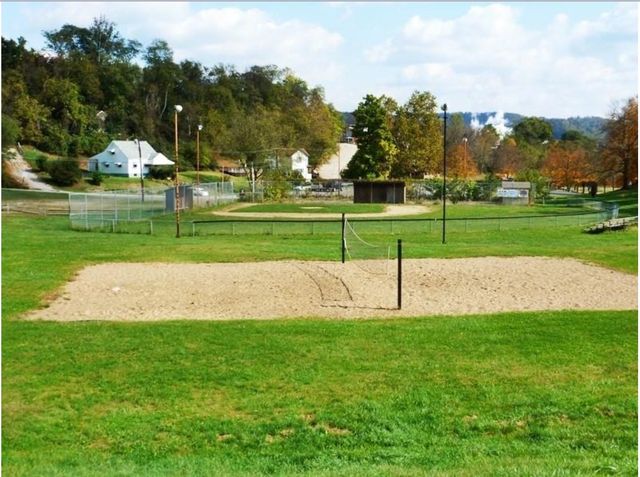 900 Vankirk St., Clairton, PA 15025