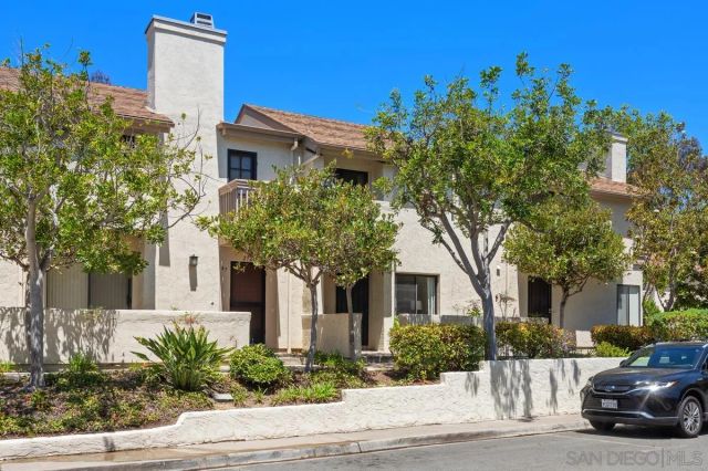 2726 Ariane Dr 46, San Diego, CA 92117