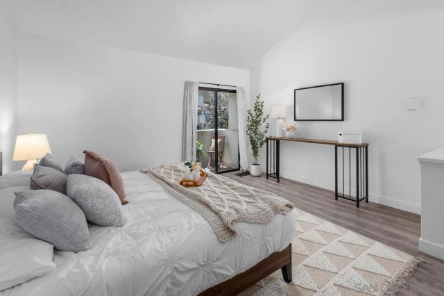 2726 Ariane Dr 46, San Diego, CA 92117