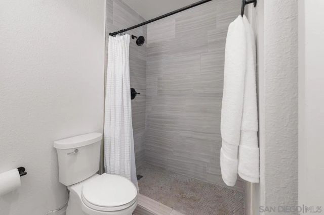 2726 Ariane Dr 46, San Diego, CA 92117