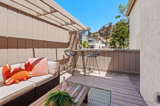 2726 Ariane Dr 46, San Diego, CA 92117
