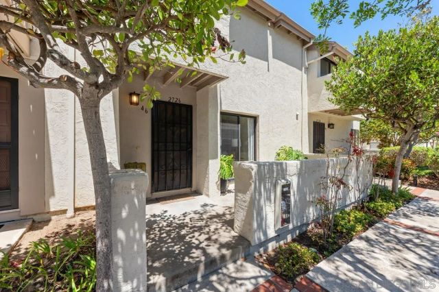 2726 Ariane Dr 46, San Diego, CA 92117