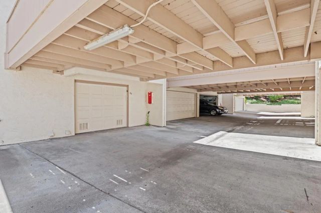 2726 Ariane Dr 46, San Diego, CA 92117
