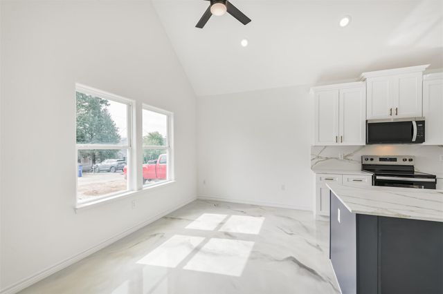 16922 W Forrestal, Montgomery, TX 77316