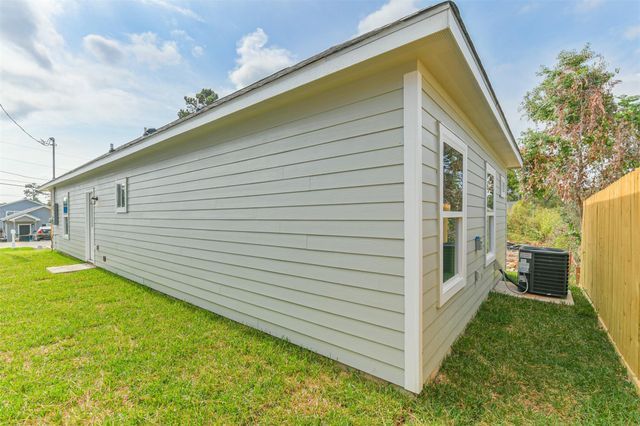 16922 W Forrestal, Montgomery, TX 77316