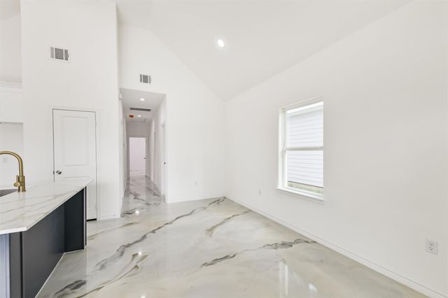 16922 W Forrestal, Montgomery, TX 77316