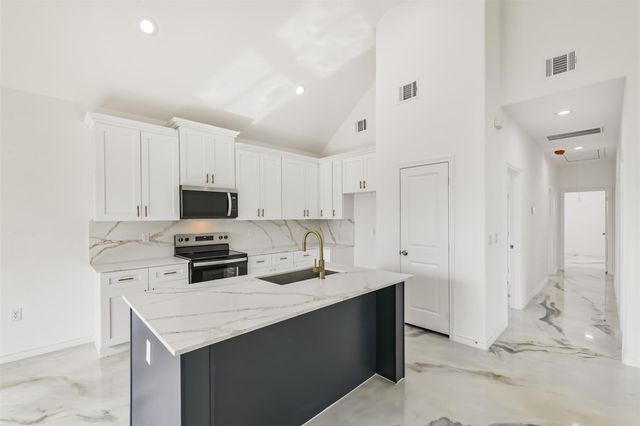 16922 W Forrestal, Montgomery, TX 77316