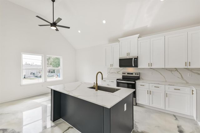 16922 W Forrestal, Montgomery, TX 77316