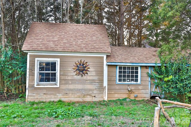 221 Pineville Matthews Road, Matthews, NC 28105
