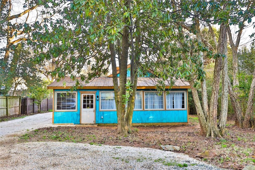 221 Pineville Matthews Road, Matthews, NC 28105