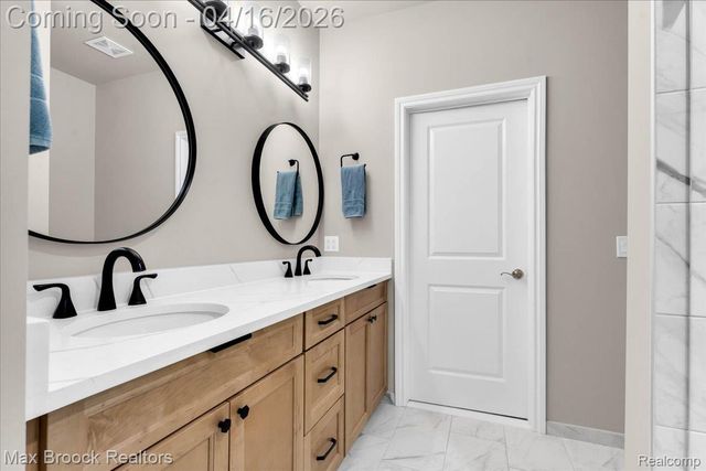 495 Cornerstone Drive, Oxford Charter Township, MI 48371