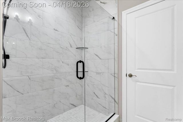 495 Cornerstone Drive, Oxford Charter Township, MI 48371