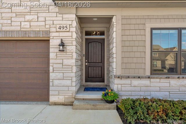 495 Cornerstone Drive, Oxford Charter Township, MI 48371