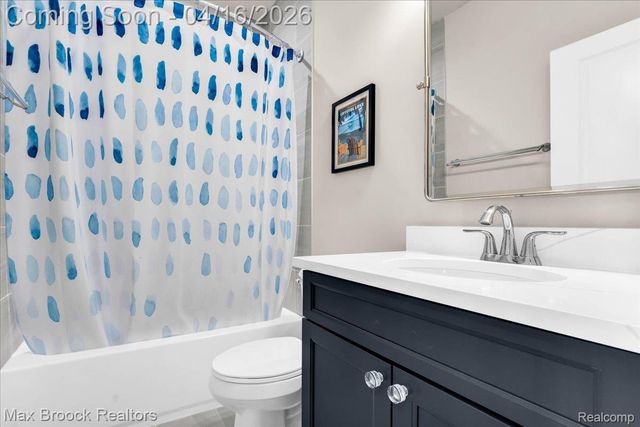 495 Cornerstone Drive, Oxford Charter Township, MI 48371