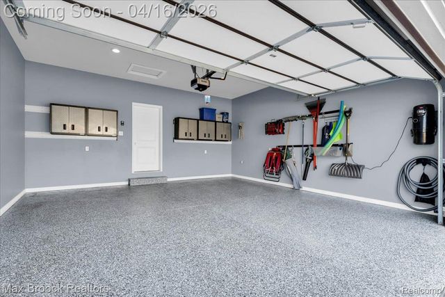 495 Cornerstone Drive, Oxford Charter Township, MI 48371
