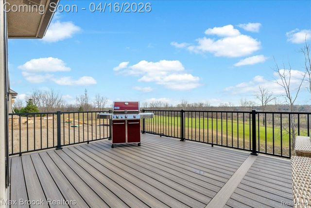 495 Cornerstone Drive, Oxford Charter Township, MI 48371