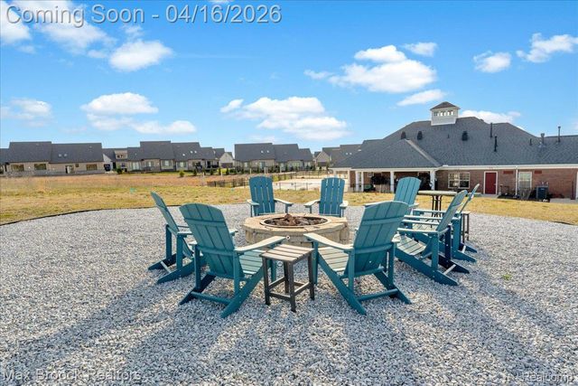 495 Cornerstone Drive, Oxford Charter Township, MI 48371