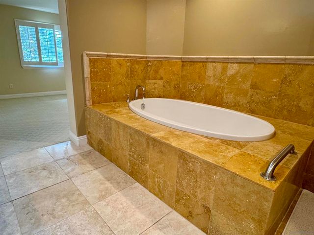 16902 Via de Santa Fe 12, Rancho Santa Fe, CA 92067