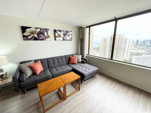 411 Hobron Lane 3802, Honolulu, HI 96815