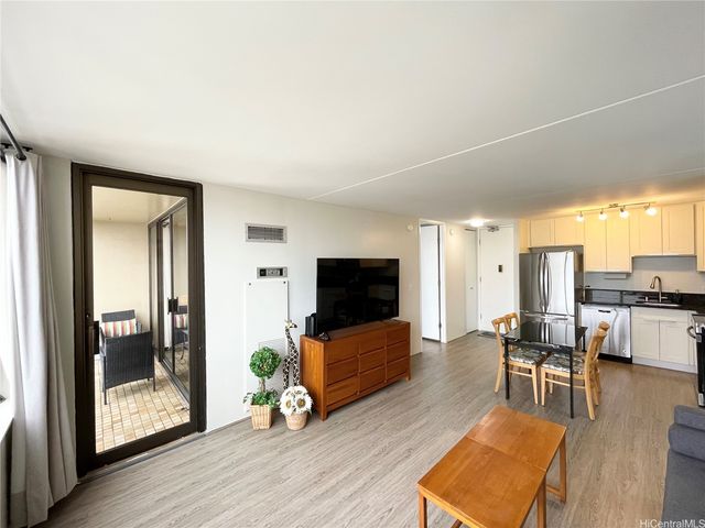 411 Hobron Lane 3802, Honolulu, HI 96815