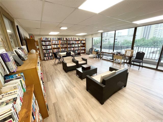 411 Hobron Lane 3802, Honolulu, HI 96815