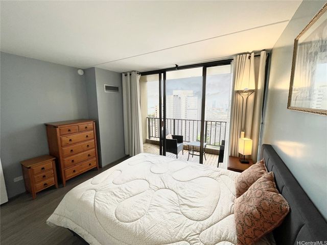 411 Hobron Lane 3802, Honolulu, HI 96815