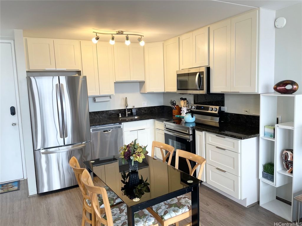 411 Hobron Lane 3802, Honolulu, HI 96815