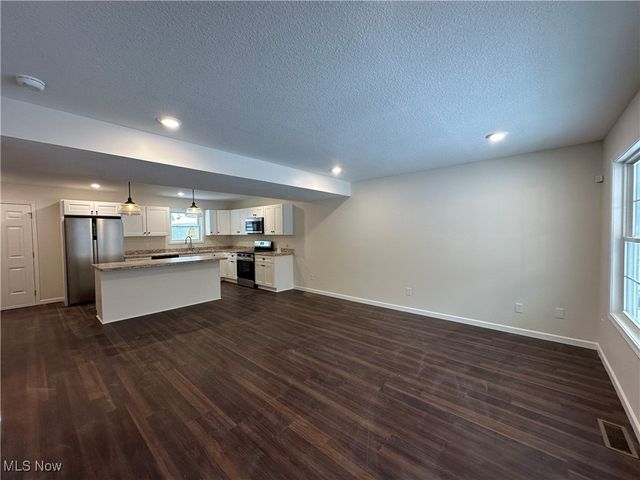 753 Mineral Springs Avenue, Youngstown, OH 44511