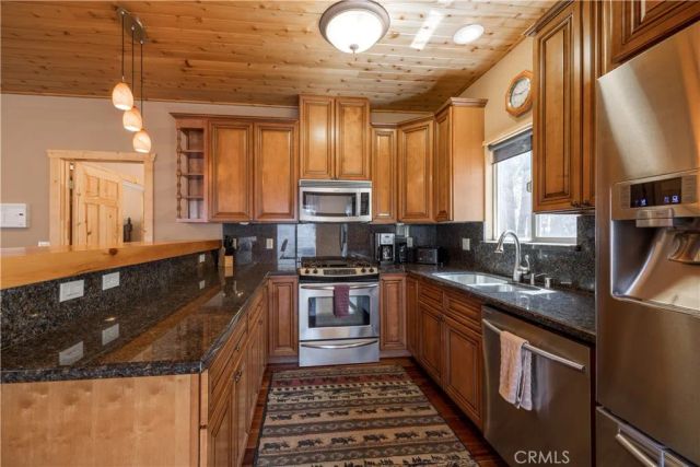 529 Bernhardt, Big Bear City, CA 92314