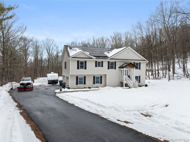 65 Beaver Road, Lagrangeville, NY 12540