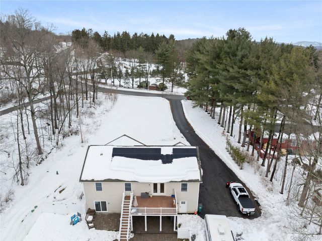 65 Beaver Road, Lagrangeville, NY 12540