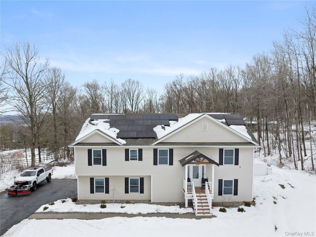 65 Beaver Road, Lagrangeville, NY 12540