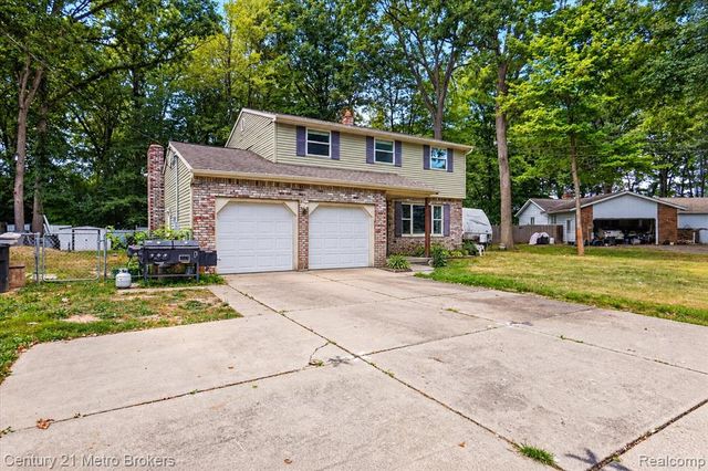 3047 Courtesy Drive, Flint, MI 48506