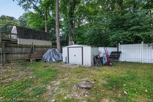 3047 Courtesy Drive, Flint, MI 48506